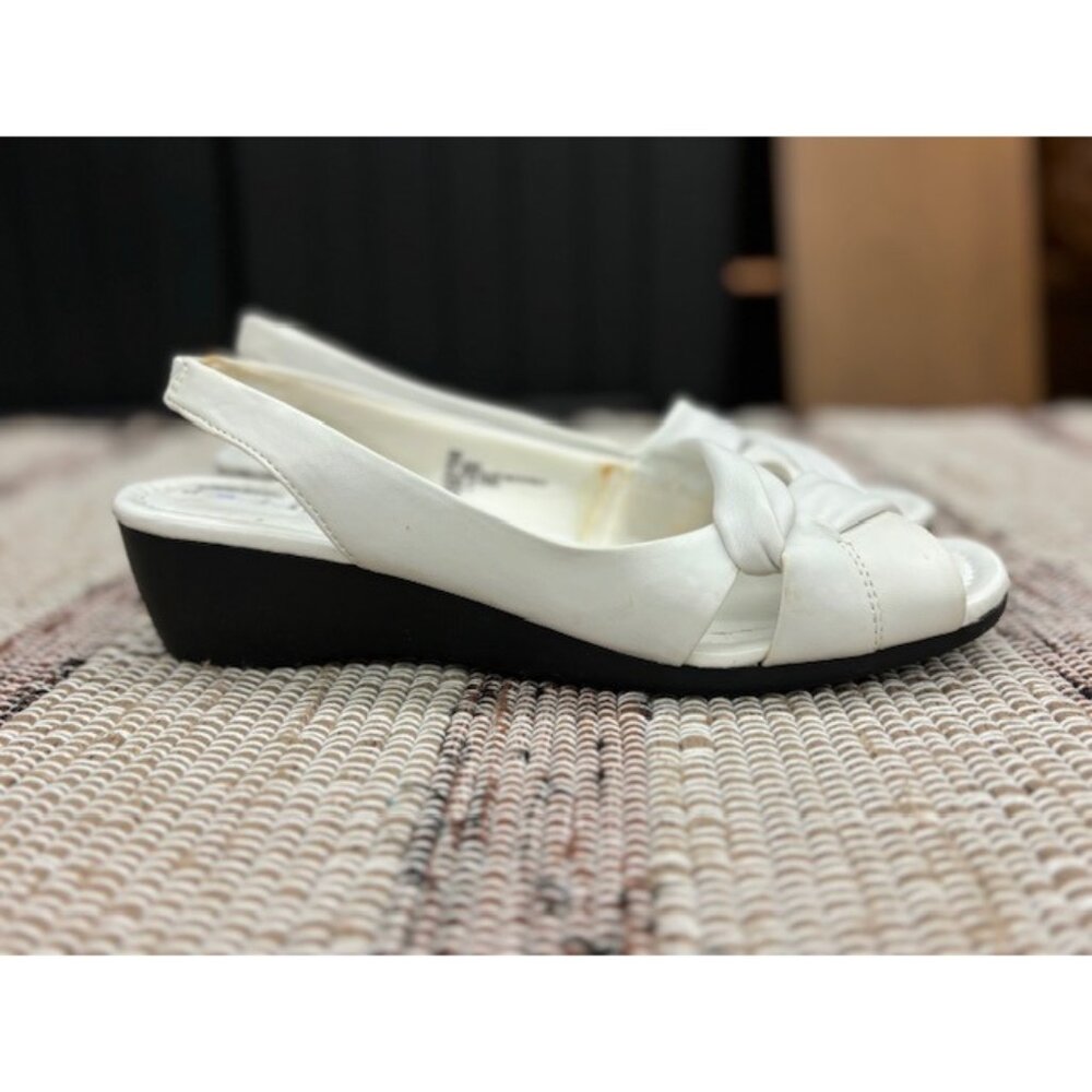 🛍️ Cabin Creek Ladies 8M White Slingback Flats With Knot Design